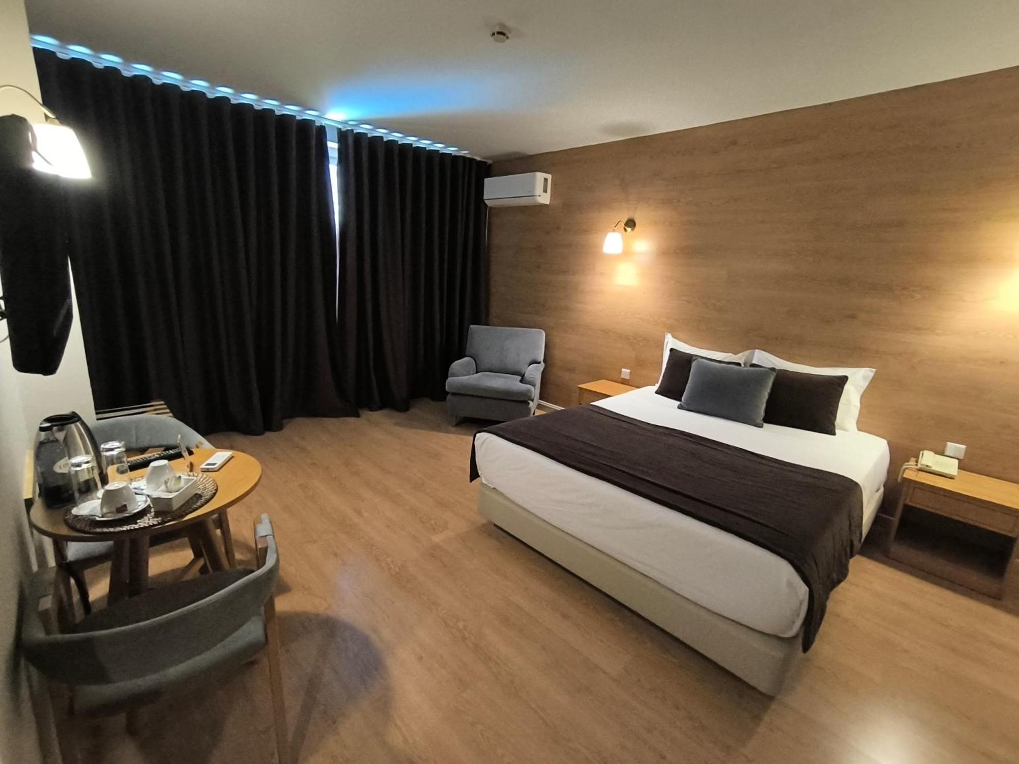 Hotel Douro Marina & 4*